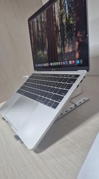 MacBook Pro 13? 2019 i5 2.4GHz 8GB 256GB SSD Touch Bar - 4