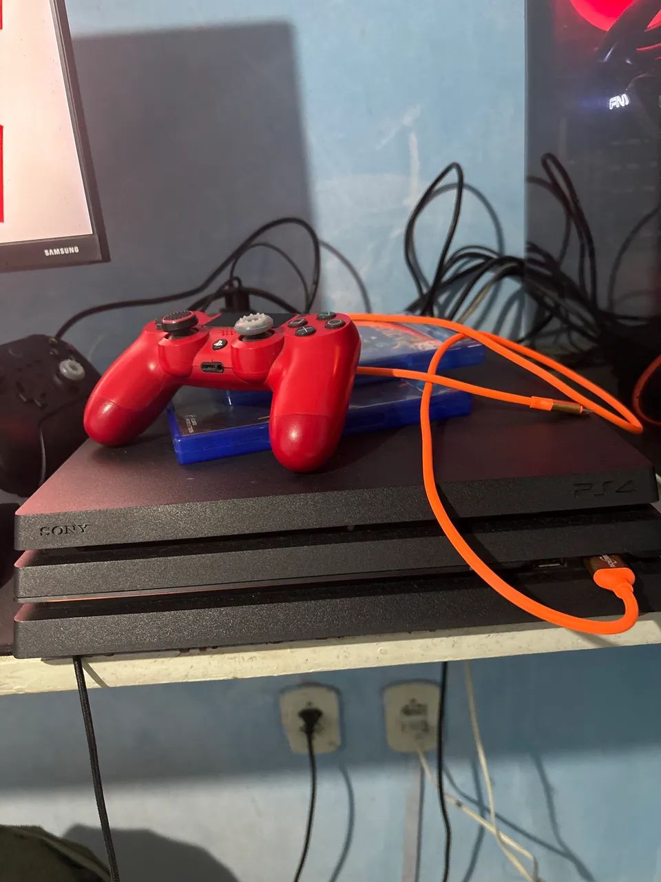 Ps4 pro + 2 jogos