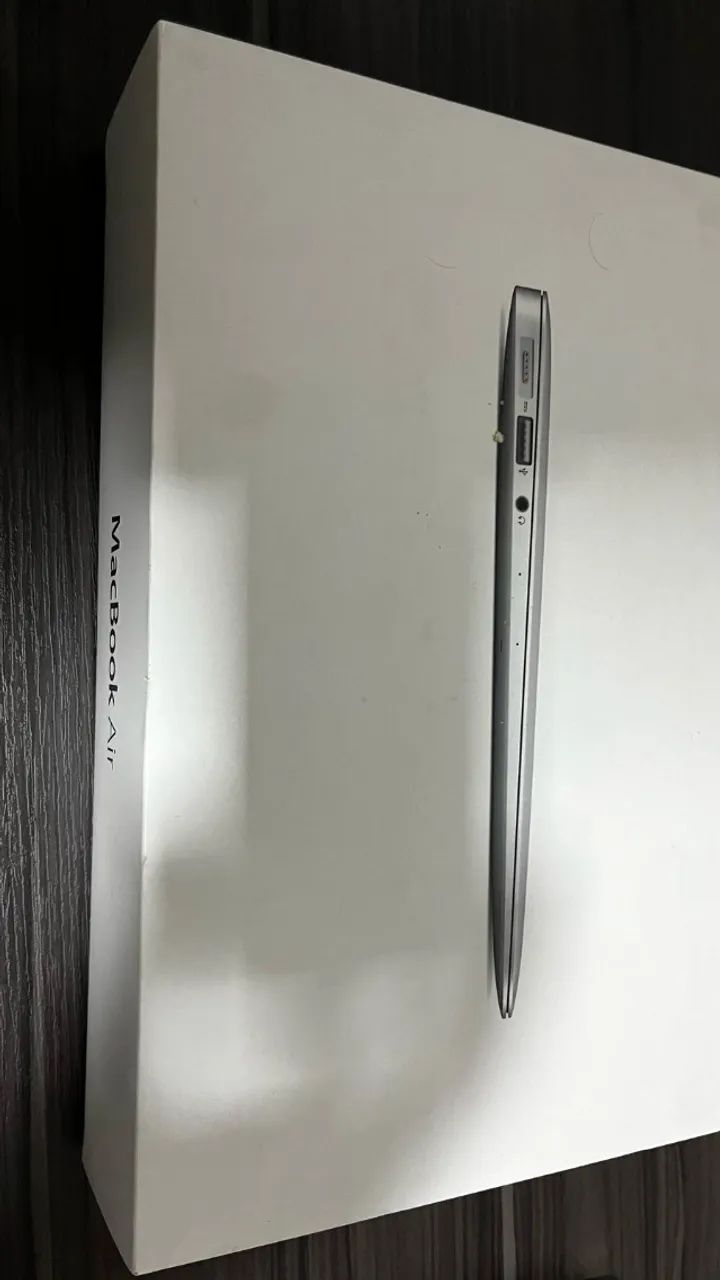 Macbook Air I5, com 8 GB Ram e 256 GB SSD, tela 11 polegadas, com carregador orginal apple - Foto 4