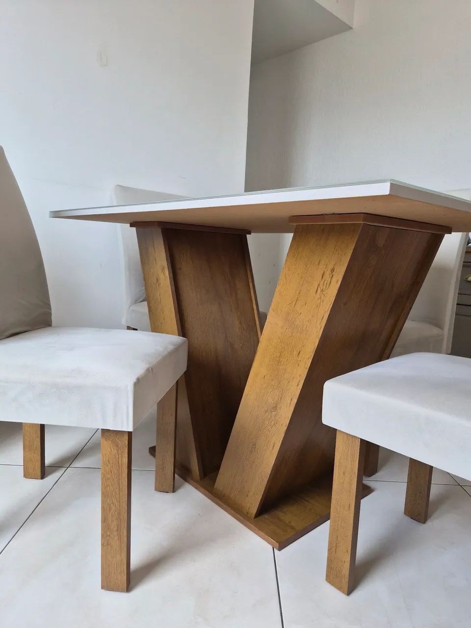 Mesa de jantar + 4 cadeiras - Foto 5