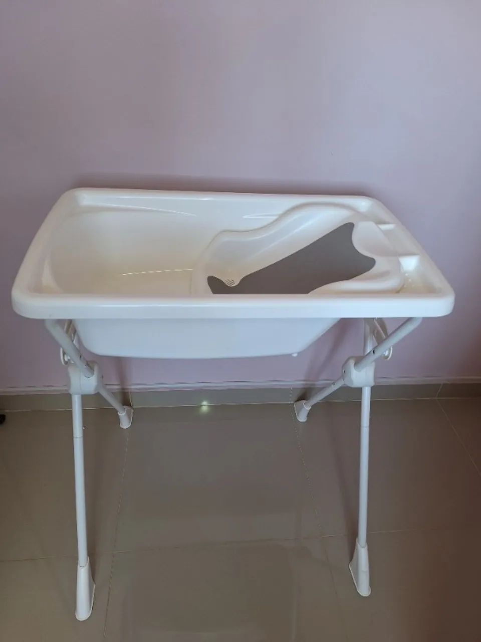 Banheira plástica com suporte