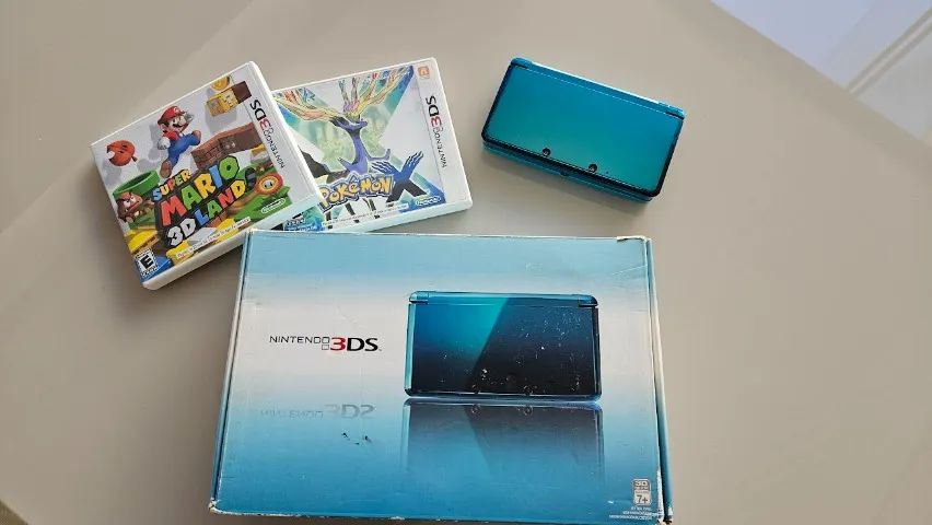Nintendo 3DS Aqua Blue - Desbloqueado 32GB + 2 jogos originais