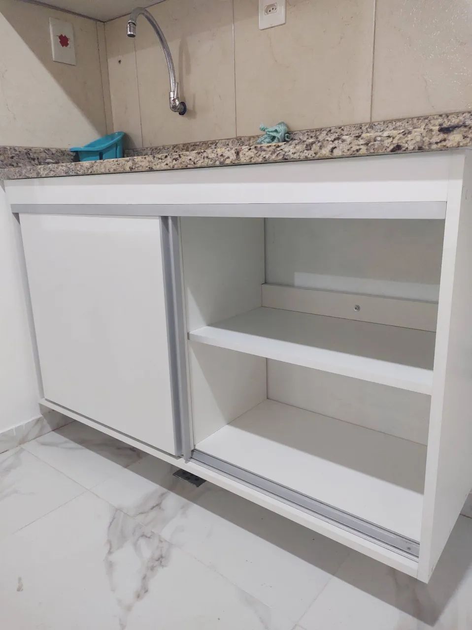 Ótimo kitnet dividido em sala e quarto separados  - Foto 5