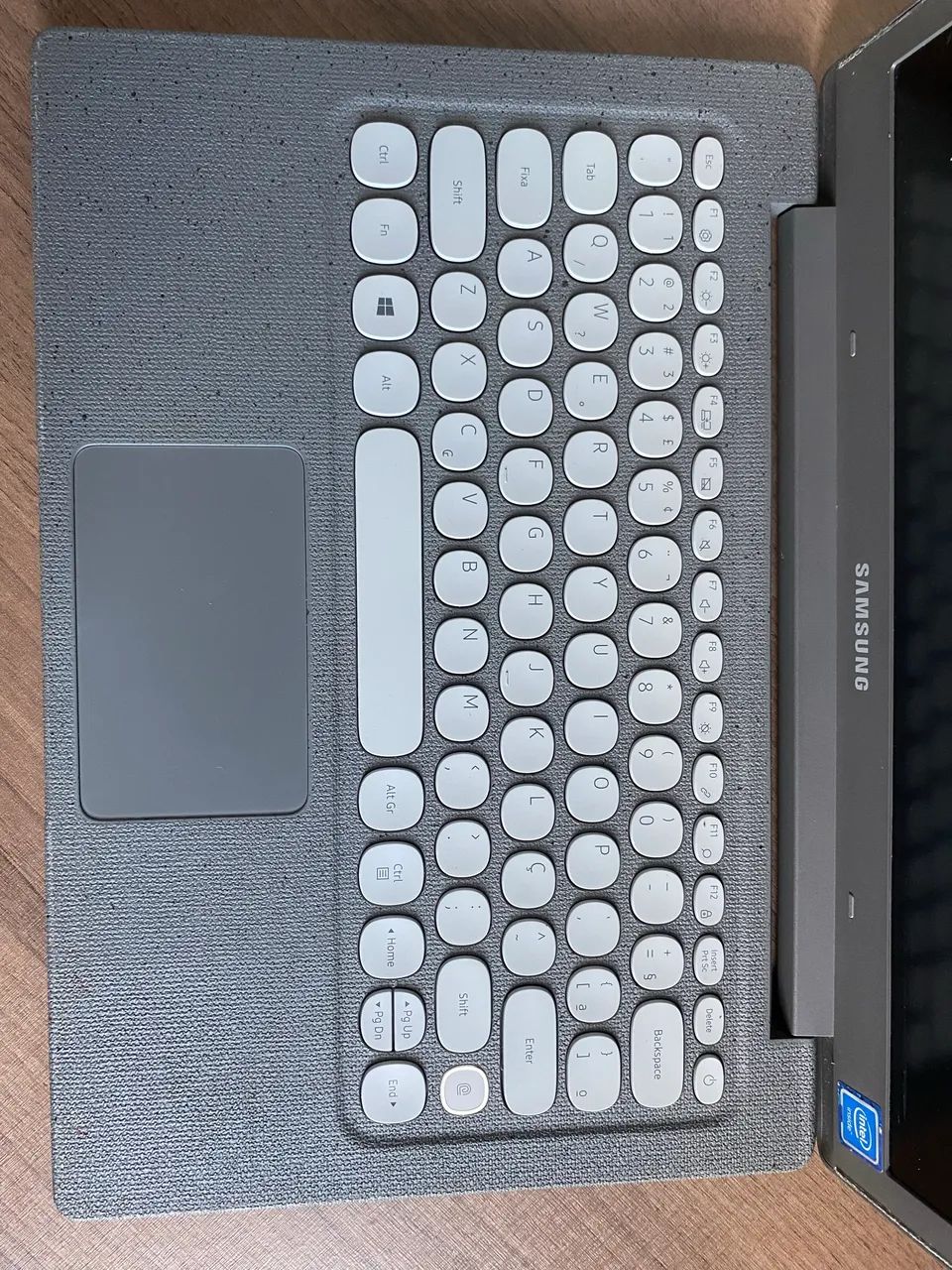 Notebook Samsung Flash F30 - Leve, Elegante e Ideal para Estudos e Trabalho - Foto 4