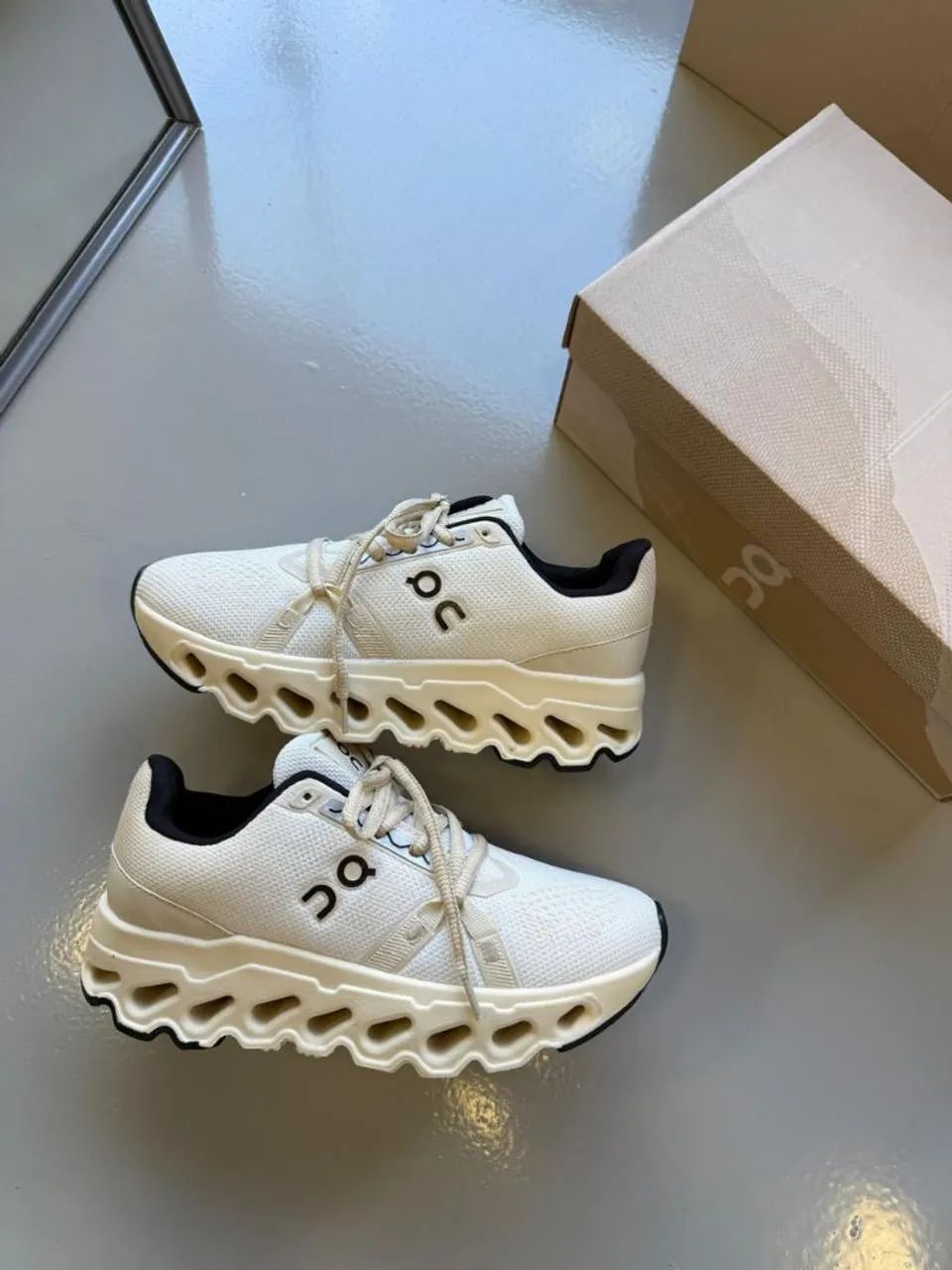 On Cloudtilt White | Tecnologia CloudTec Phase®, Design Futurista e Conforto Extremo