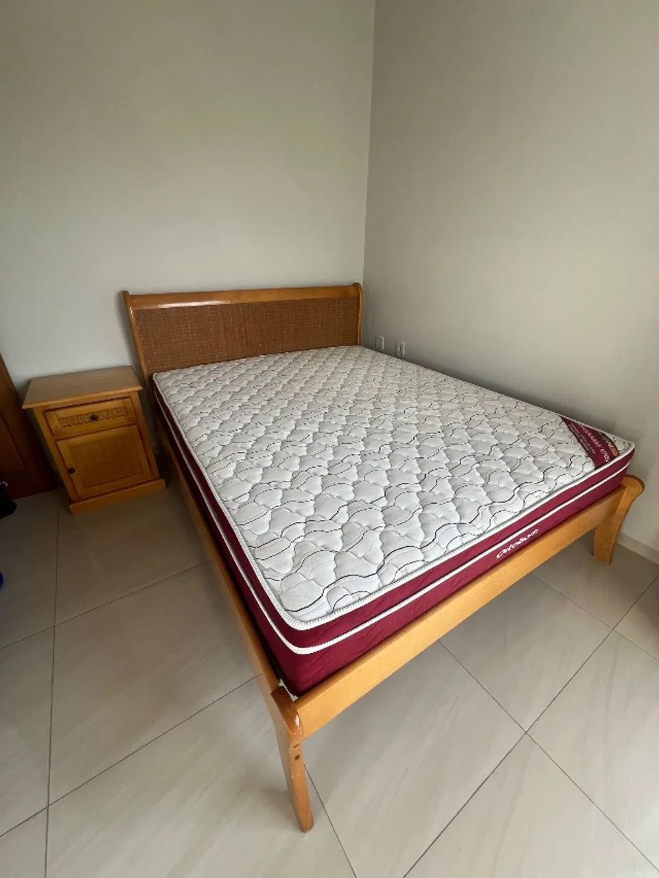 Cama e cabeceira  - Foto 2