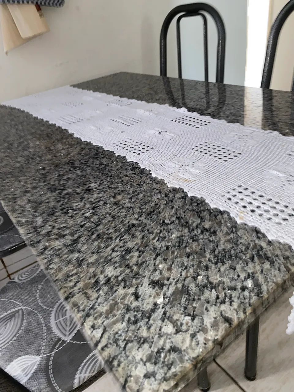 Mesa 4 cadeiras 500 reais  - Foto 2