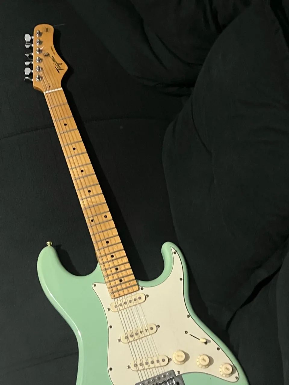 Guitarra Tagima strato 
