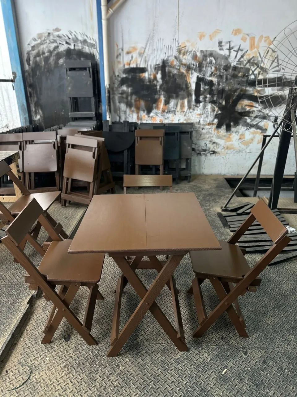 Kit mesa + 4 cadeiras dobráveis para restaurantes  - Foto 2