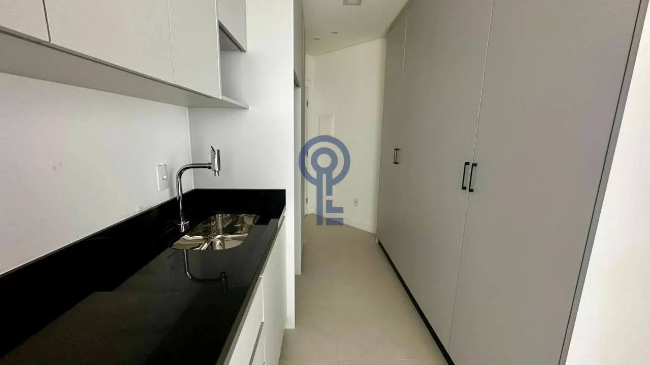 Studio moderno e totalmente mobiliado no bairro Carvoeira - Foto 4