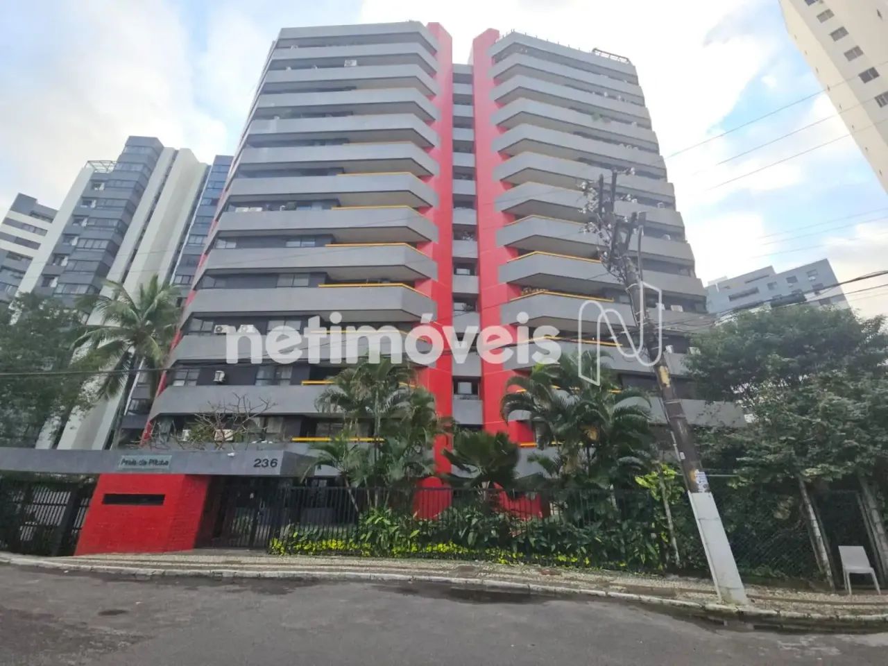 Apartamento 4/4 na Pituba com 180m²;
