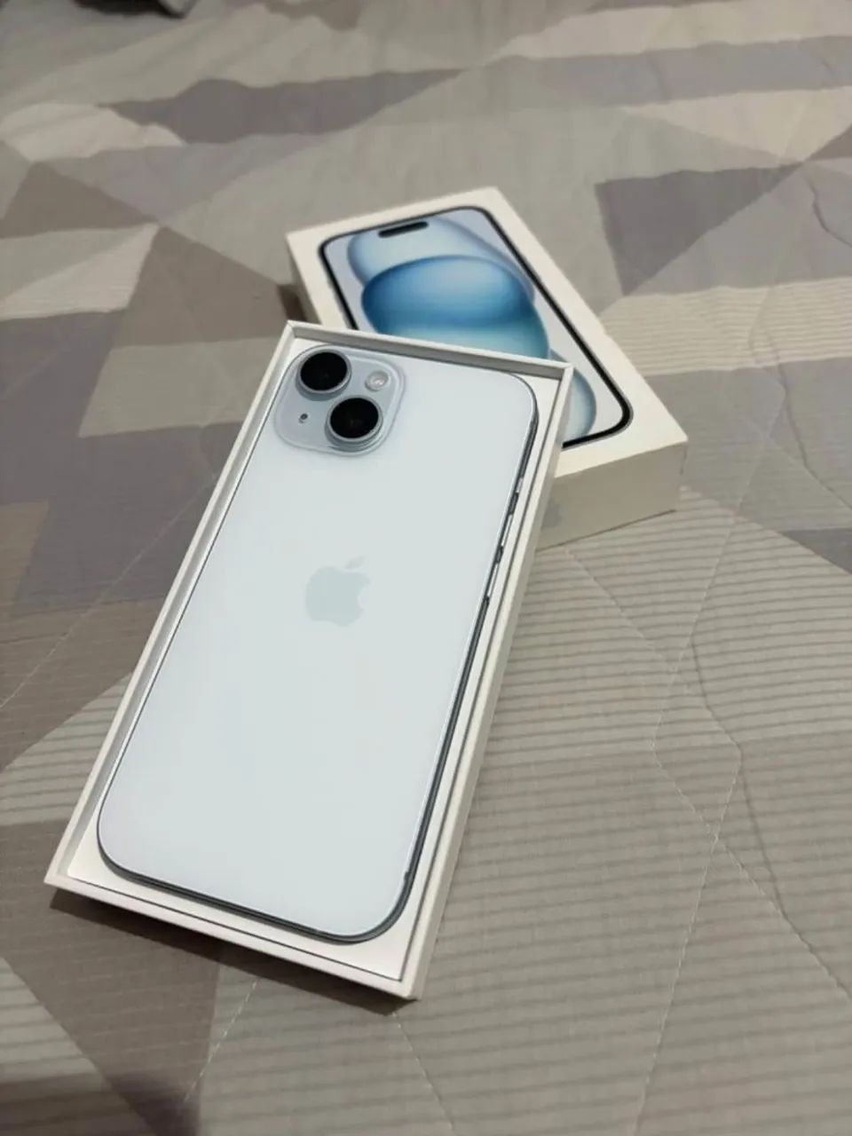 iPhone 15 128GB