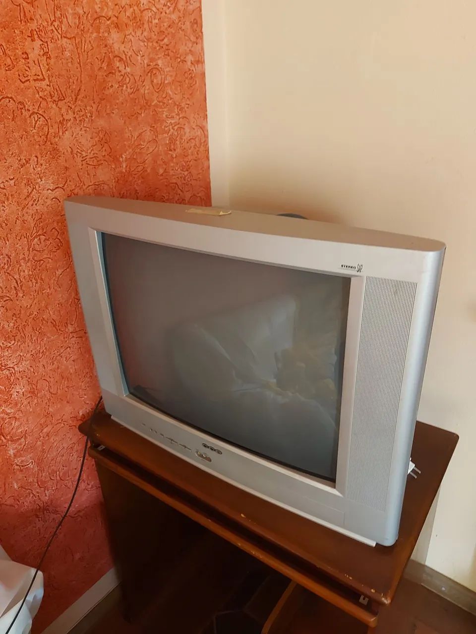 Televisão CCE tubão