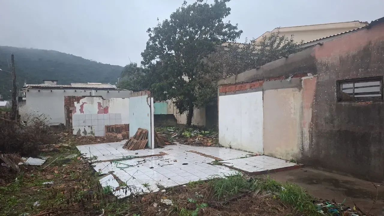 Terreno de esquina 300m² proximo a Udesc escriturado com viabilidade para edificação - Foto 2