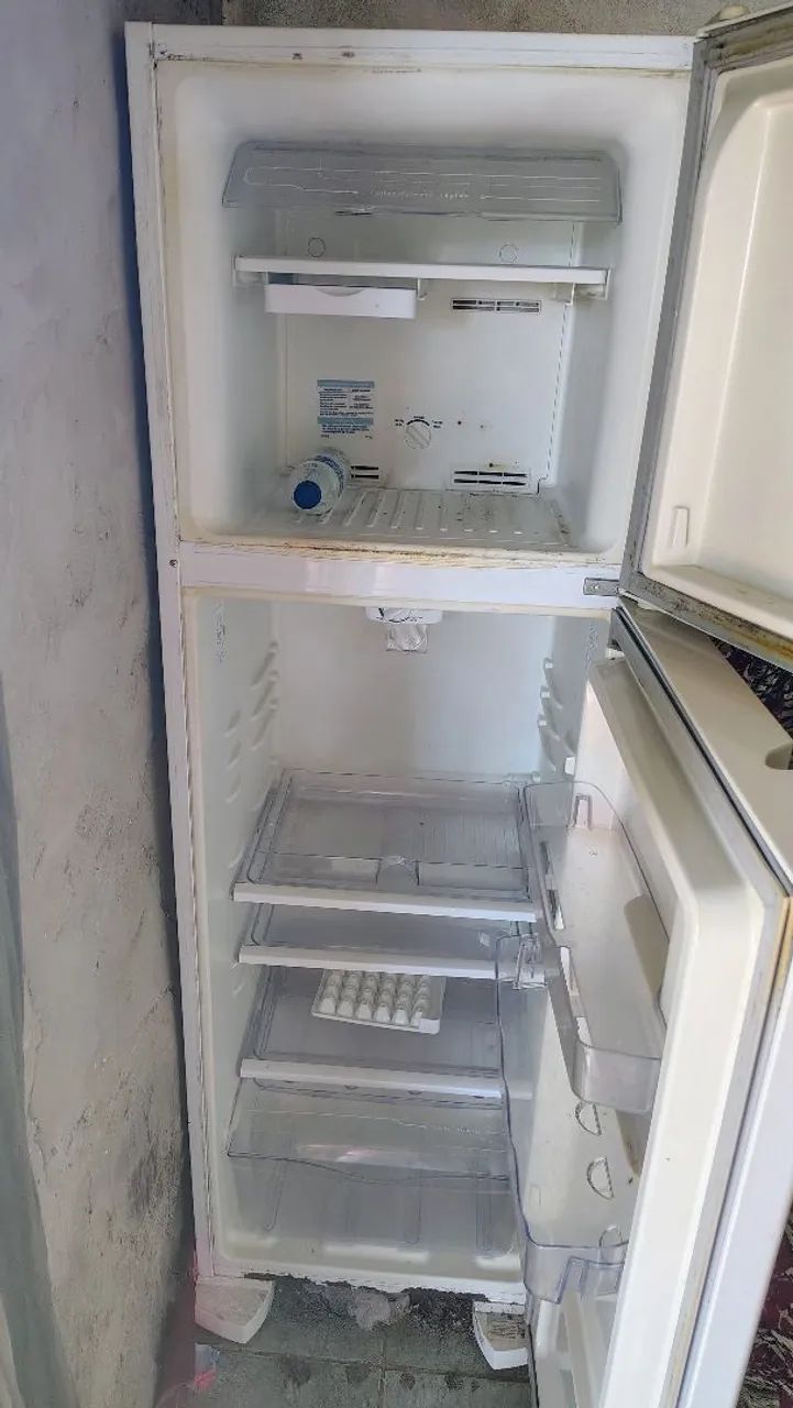 Refrigerador Electorlux Df35a  - Foto 2