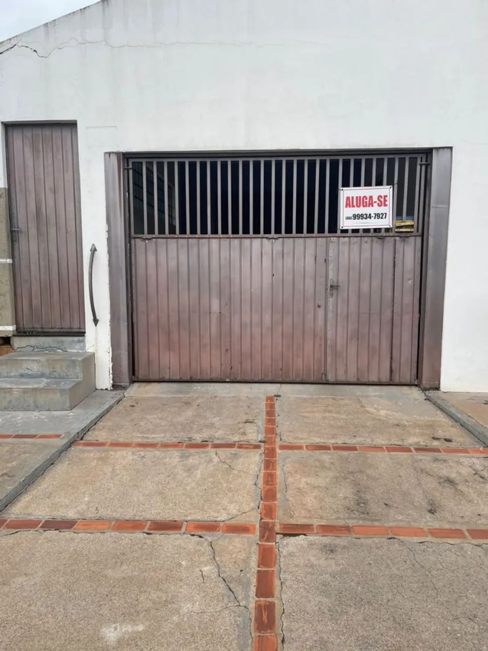 Alugo casa