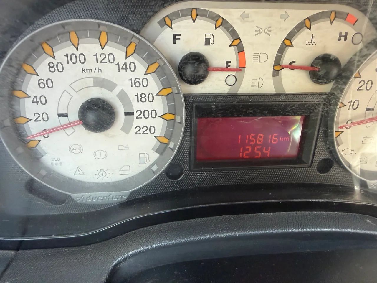 Fiat Strada Adventure1.8/ 1.8 Locker Flex CD 2012 - Foto 3