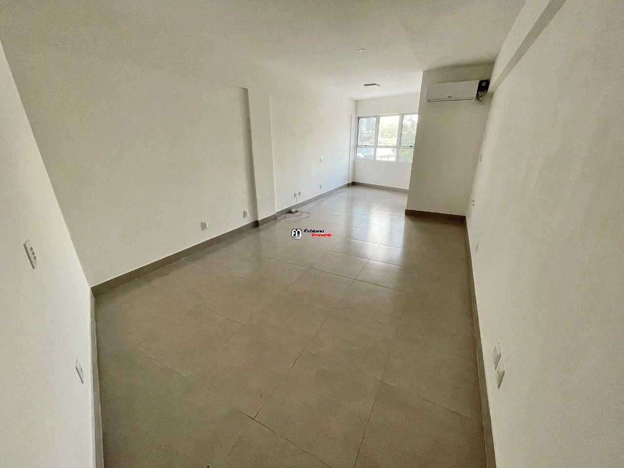 Sala com 31m² à venda no Liberdade.