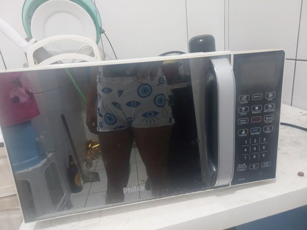 Micro-ondas  3 anos d uso,  tá perfeito  - Foto 2