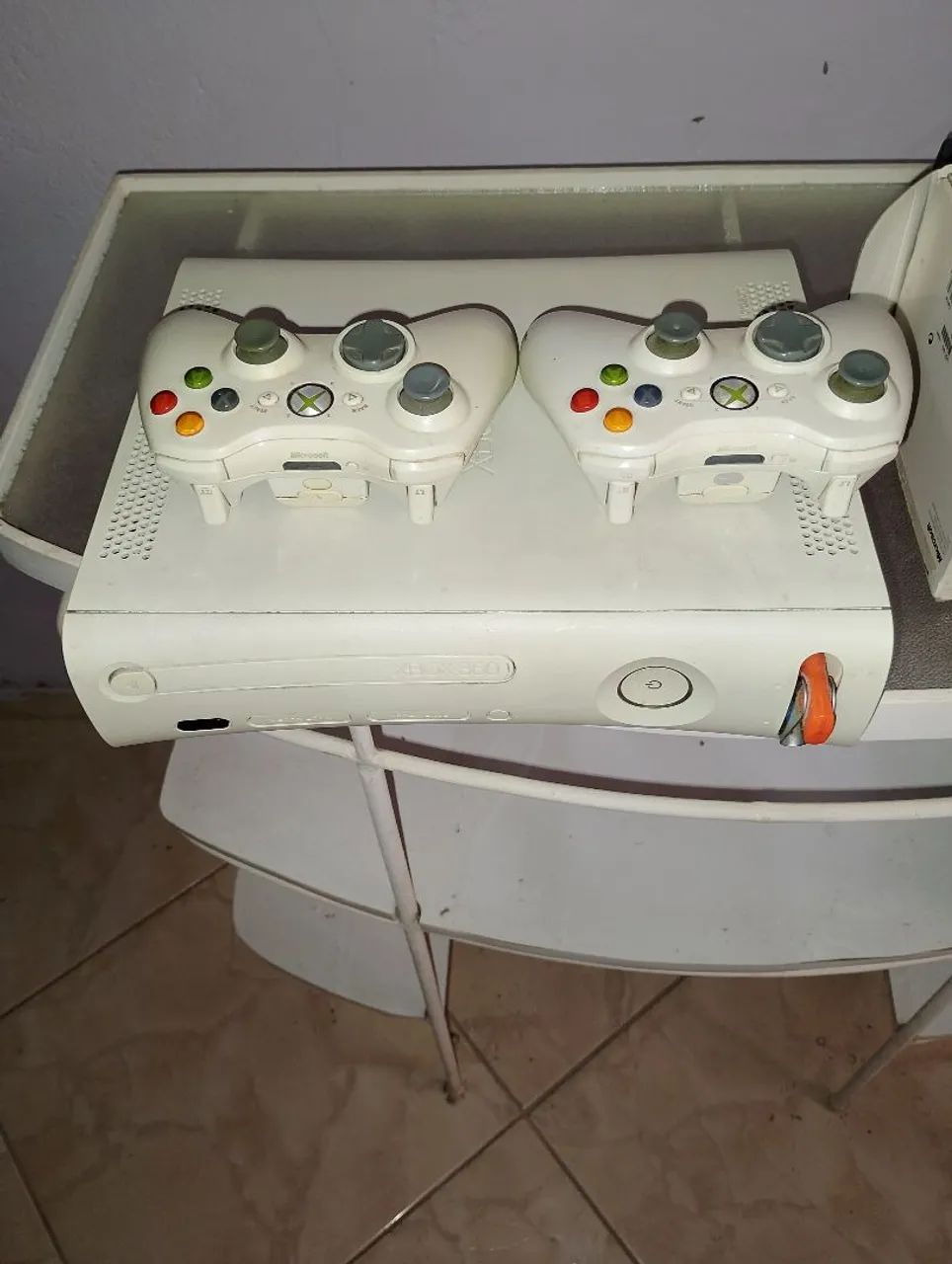 Xbox 360 com 2 controles e kinect. - Foto 2