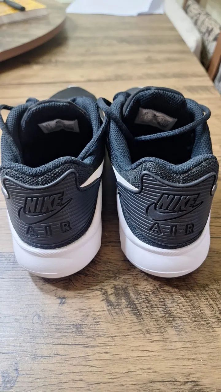 Nike Air Max Oketo na cor Black/White (Preto/Branco) tamanho 38 - Foto 3