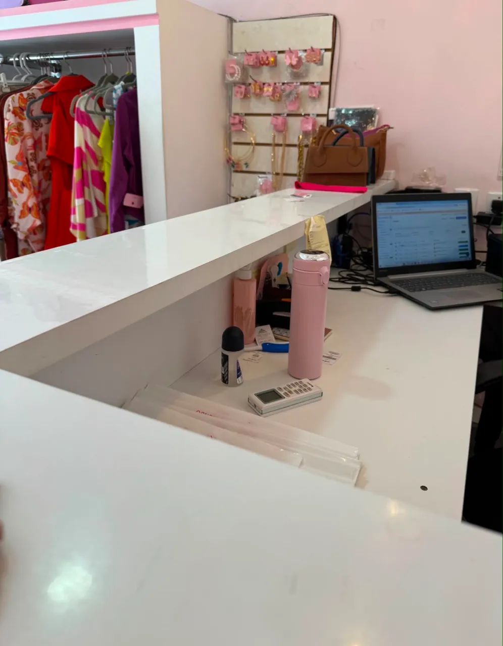 Balcão loja feminina capitonê rosa - Foto 4