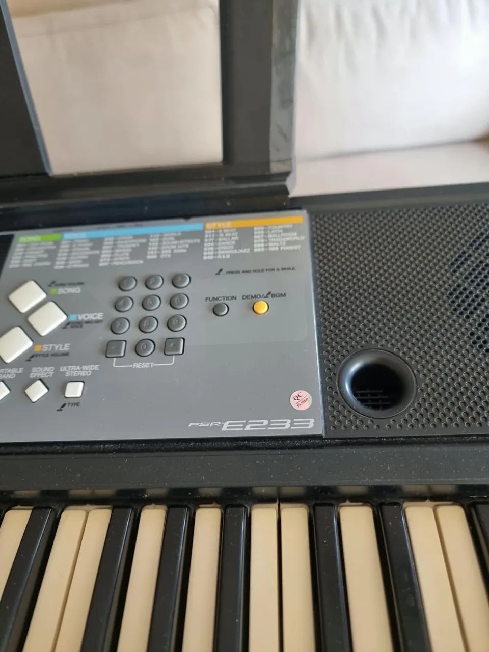 Teclado yamaha PSR-E233