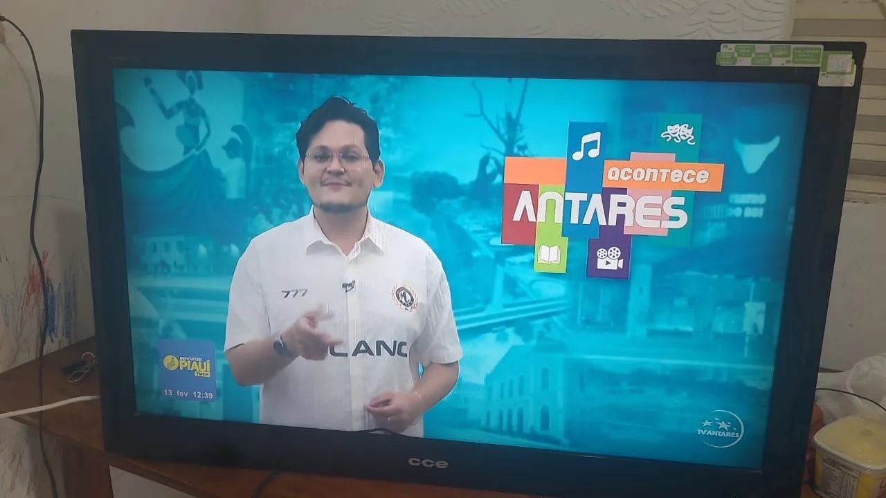 Vendo TV digital Full HD 39 polegadas marca CCE NÃO É SMARTTV  - Foto 5