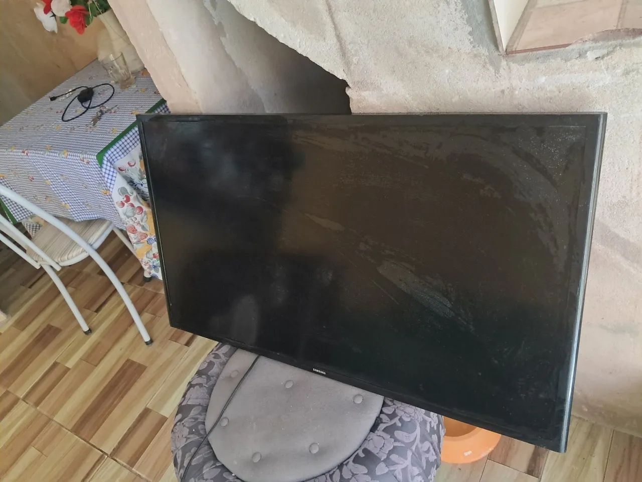 TV SAMSUNG 40 POLEGADAS COM DEFEITO 