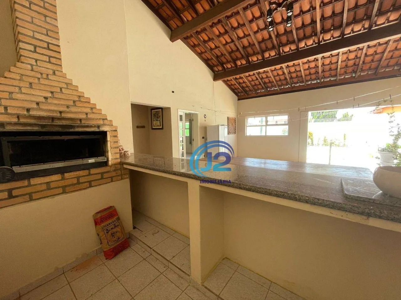 Casa ampla com piscina próxima ao centro - Foto 3