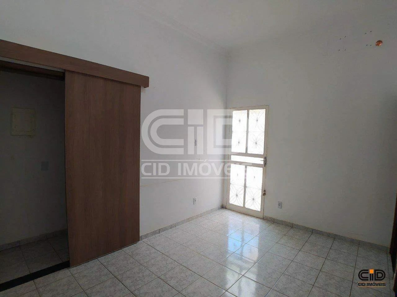 Casa com 3 Quartos no CPA IV - Foto 5
