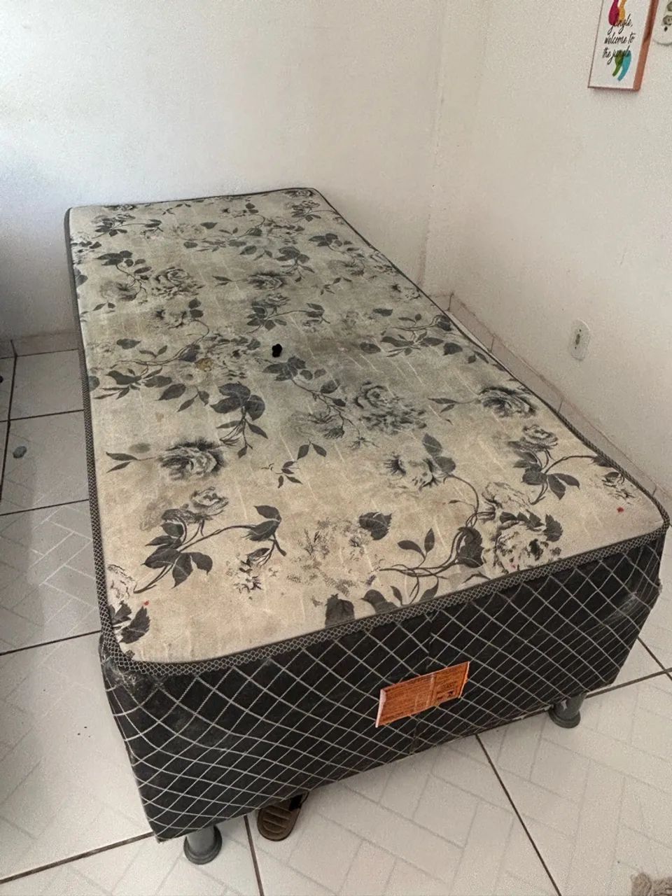 Vendo duas camas box solteiro - Foto 3