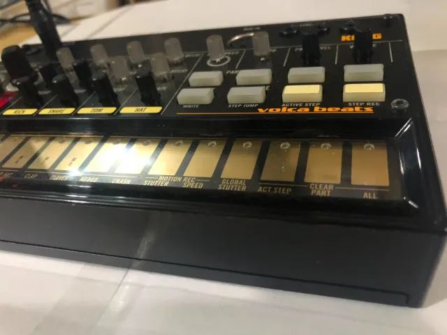 MÓDULO DRUM MACHINE KORG VOLCA BEATS COM SEQUENCER MIDI IN E SYNC IN E OUT - Foto 5