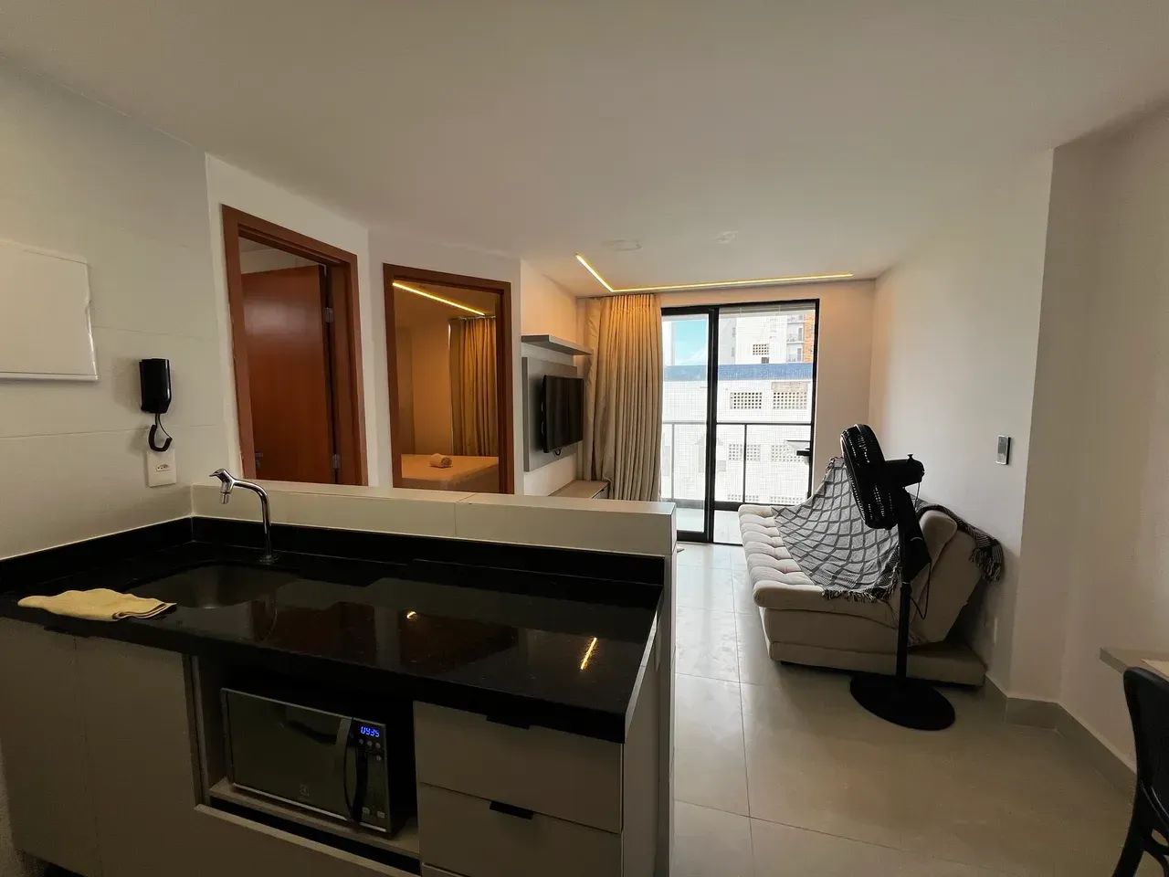 Apartamento mobiliado para locação em Intermares!!