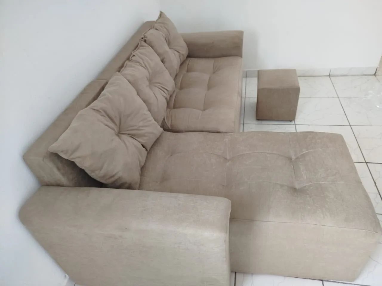  Sofá Em Promoção - acompanha Puff de Brinde - Foto 4