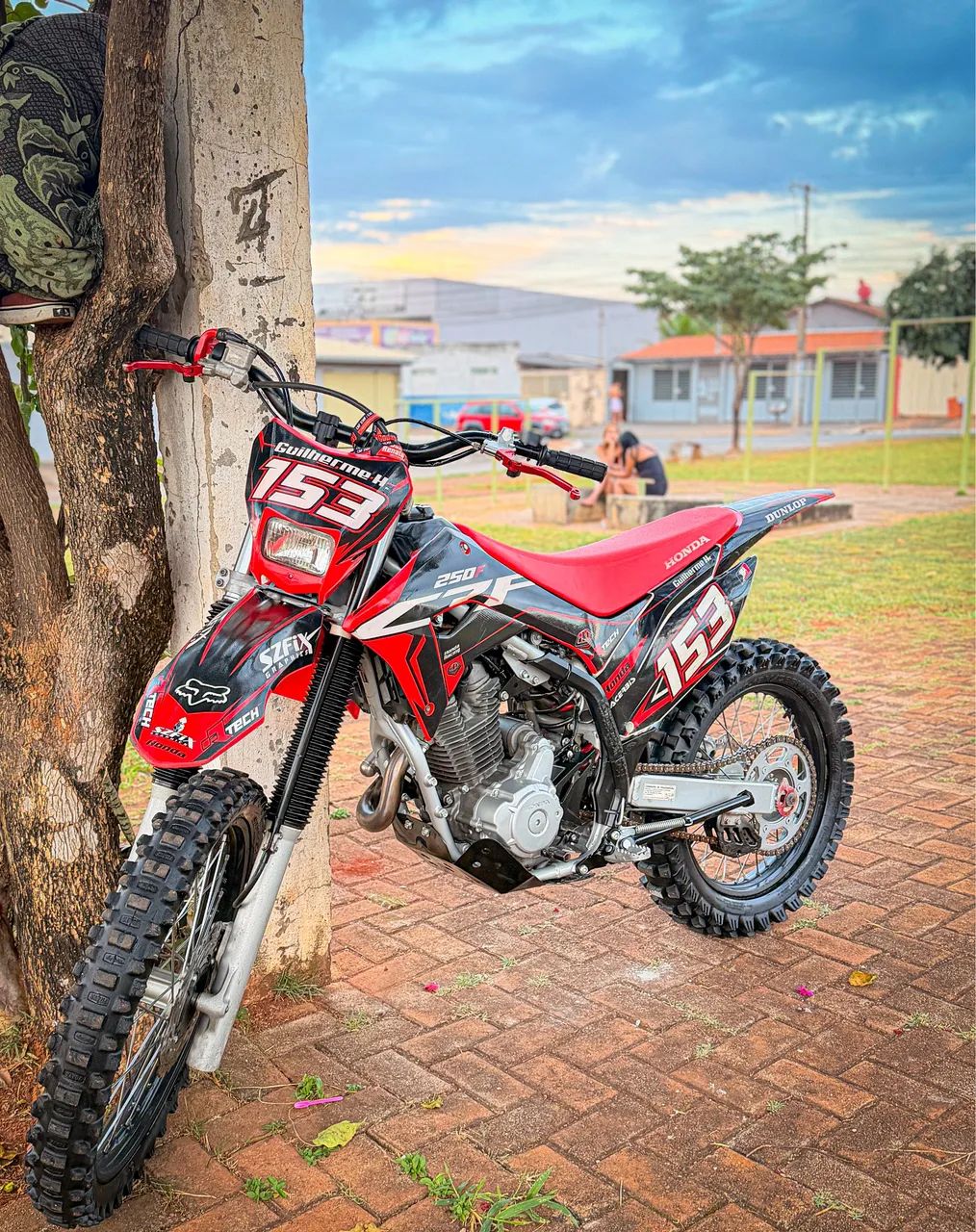 CRF 250F / 2020 / CHEIA DE ACESSÓRIOS 
