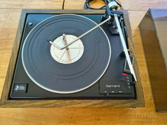 toca discos GARRARD MODEL 440