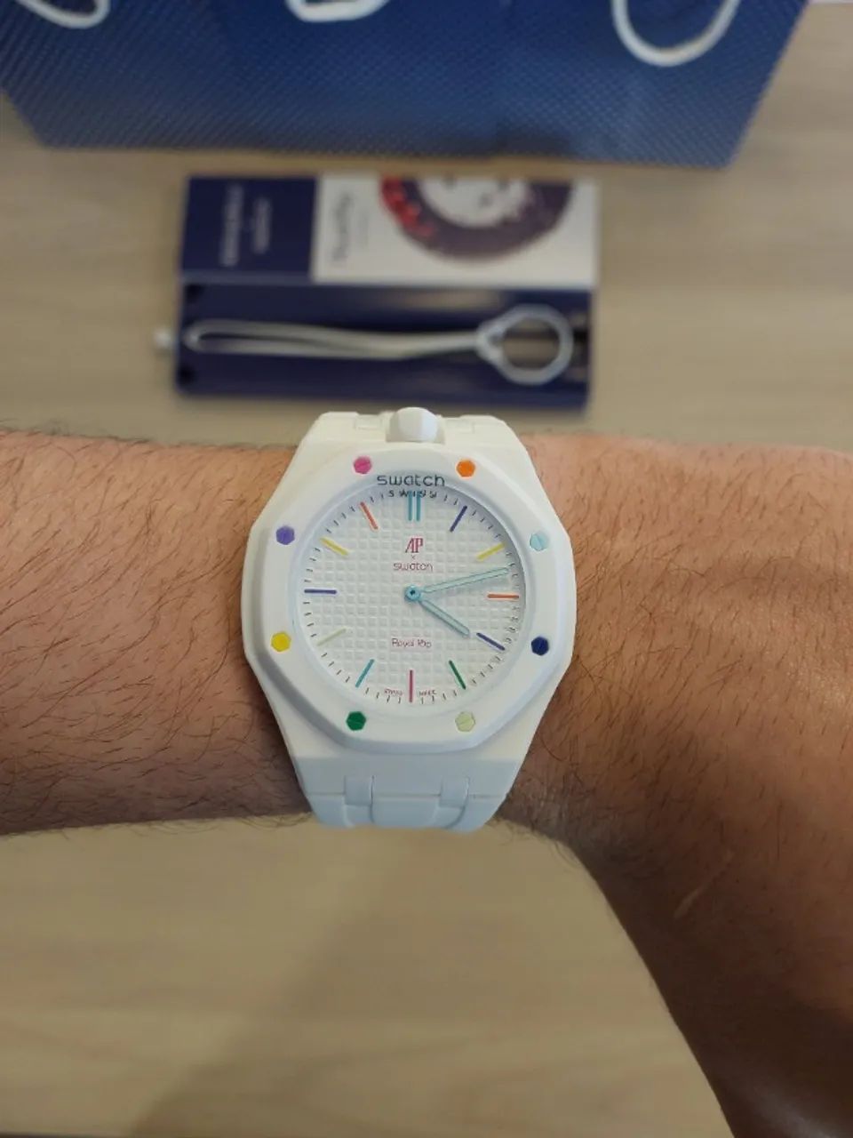 Relógio Swatch x AP Royal Pop Huit Blanc - Foto 4