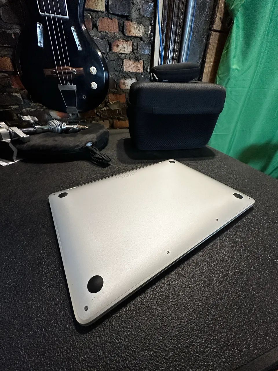 MacBook Pro M2 - 8GB RAM - SSD 256GB - Foto 3
