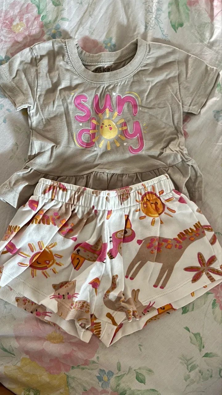 Conjunto feminino.