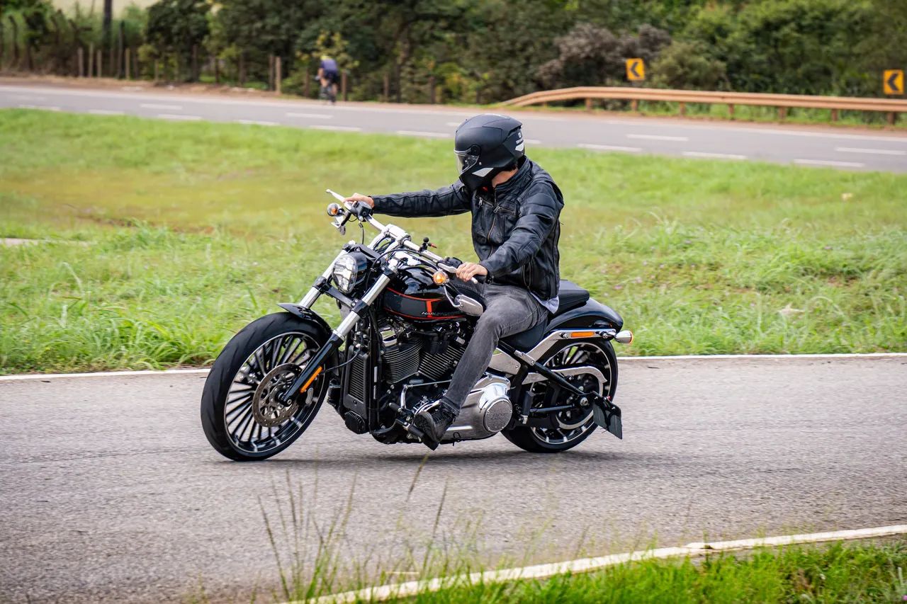 HARLEY DAVIDSON BREAKOUT 117 - Foto 2