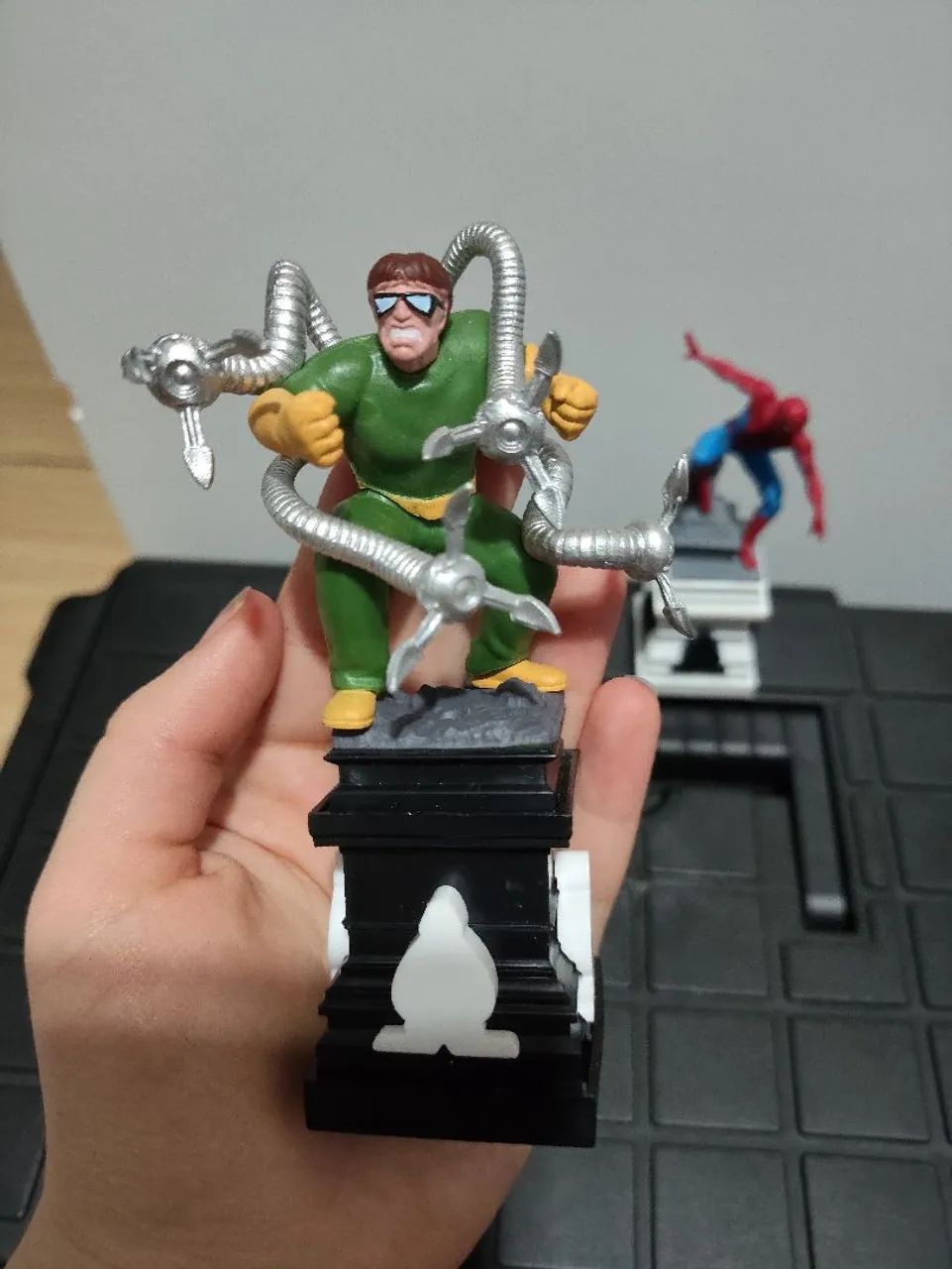 Kit miniatura Marvel homem aranha e doutor estranho - Foto 2