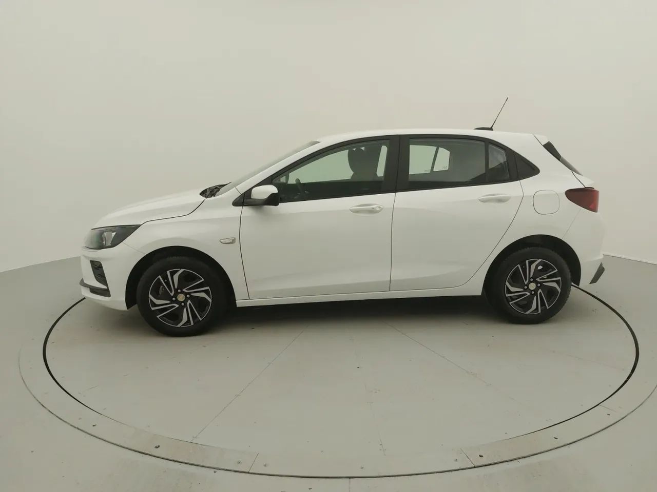 Chevrolet Onix Hatch 1.0 12V Flex Mec. 4P, foto 2 de 18