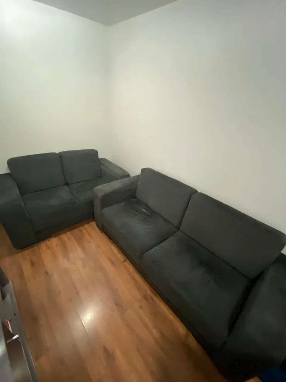 Venda de sofá semi novo 3 e 2 lugares valor 500 - Foto 4