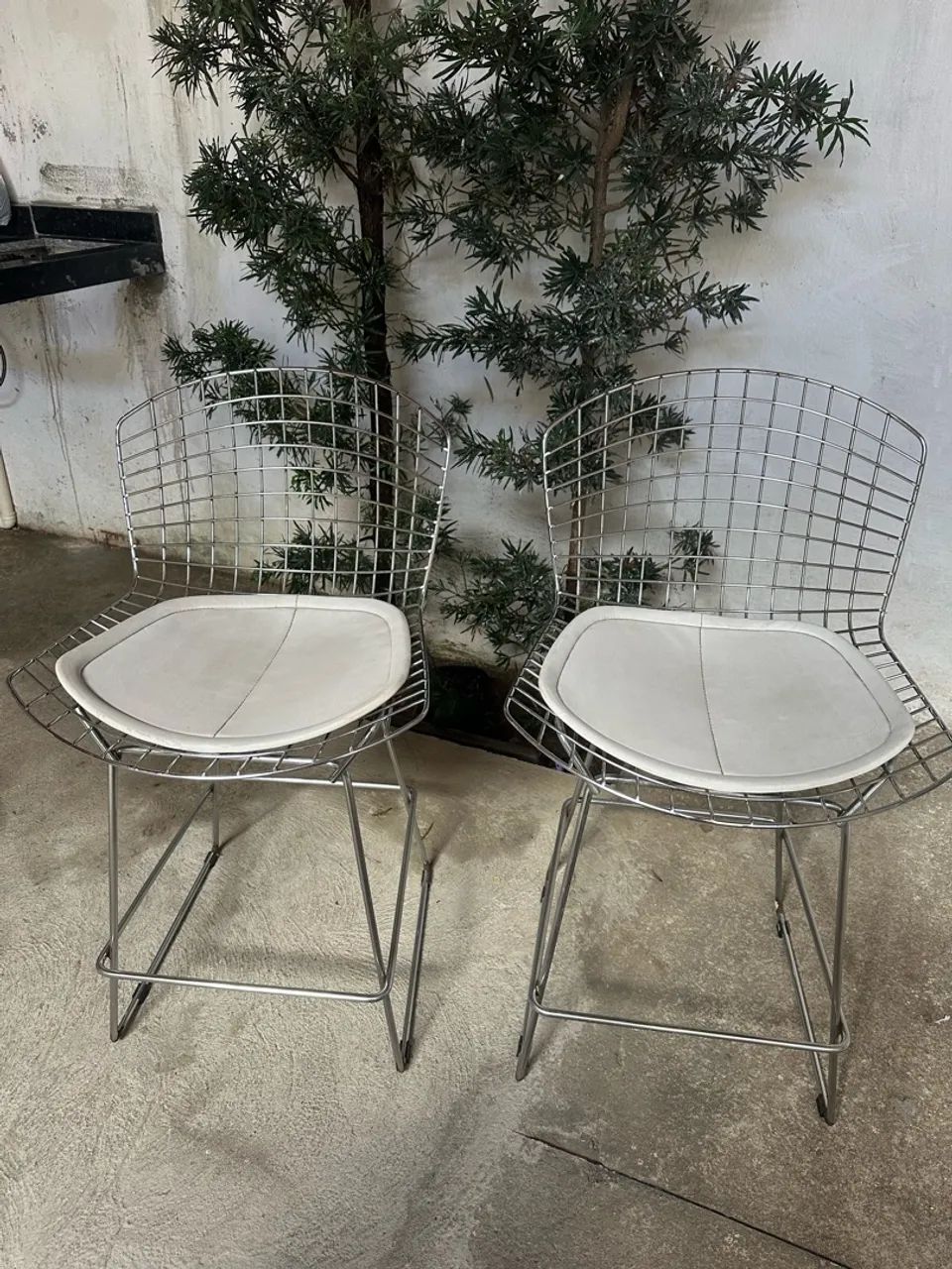 Banquetas bertóia 