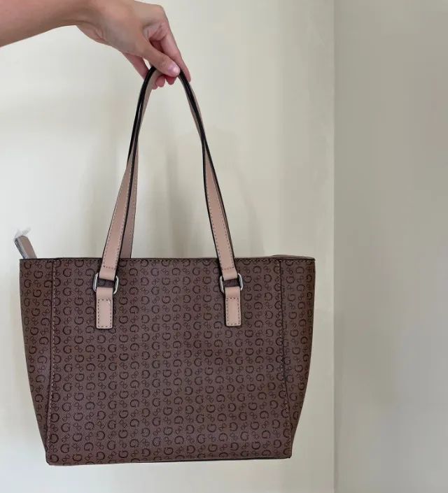 Bolsa Guess Lockwood Carryall Bege - Foto 3