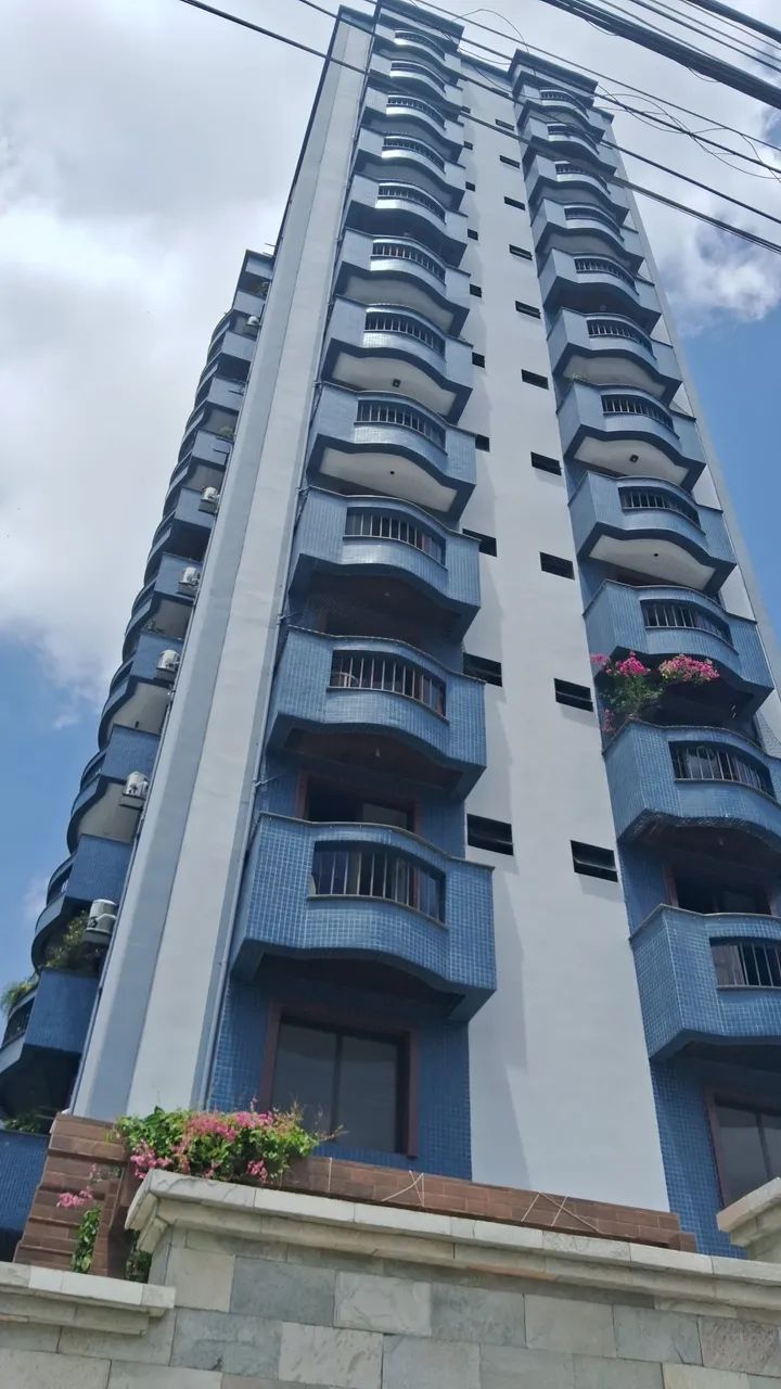 Ed. Piemont, Apartamento com 3 Suítes 