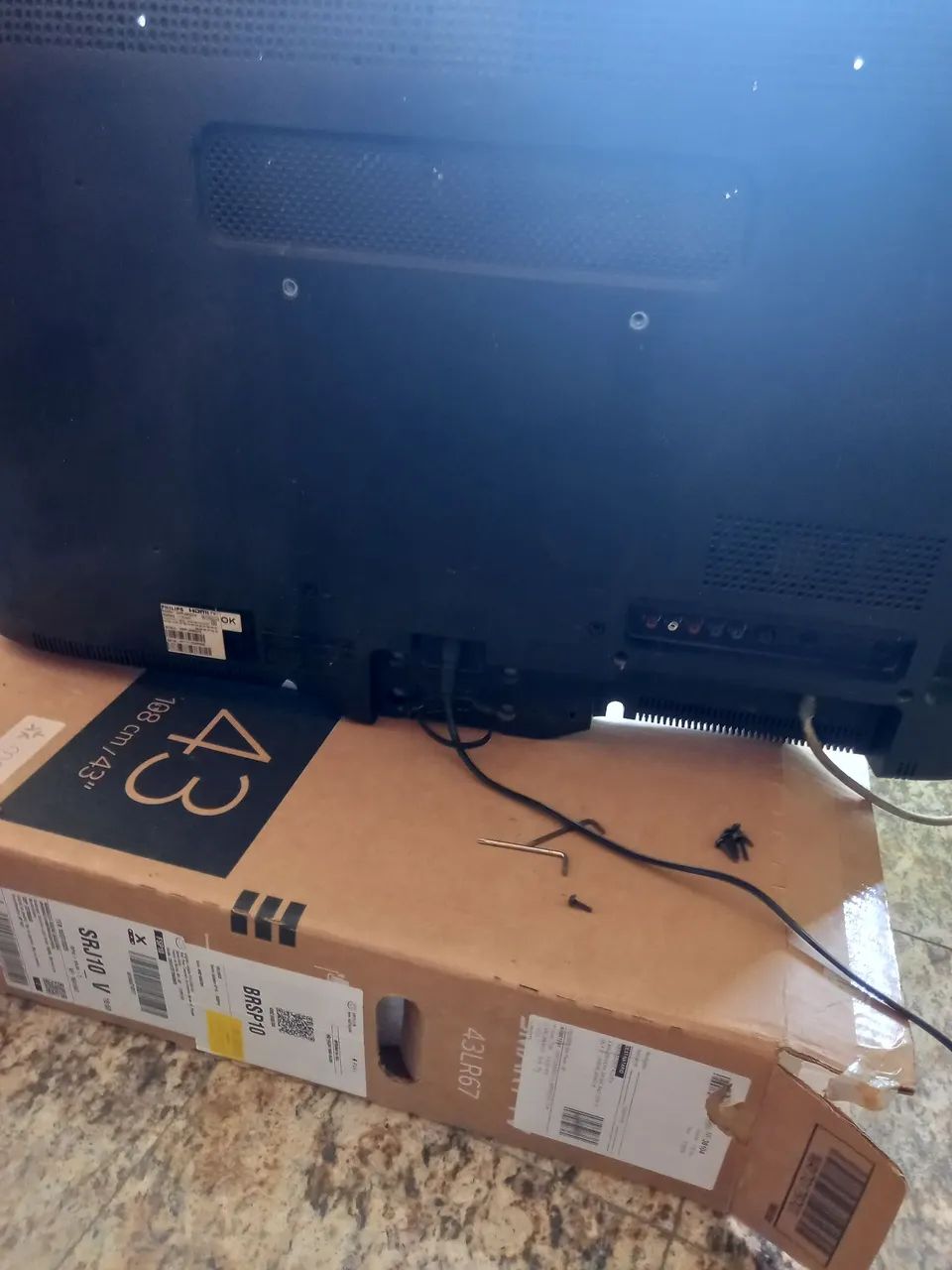 Tv PHILIPS, 32 POLEGADAS, não esmart, funcionamento perfeito como mostra as fotos