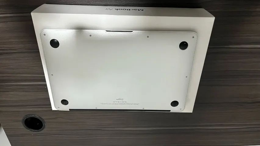 Macbook Air I5, com 8 GB Ram e 256 GB SSD, tela 11 polegadas, com carregador orginal apple - Foto 3
