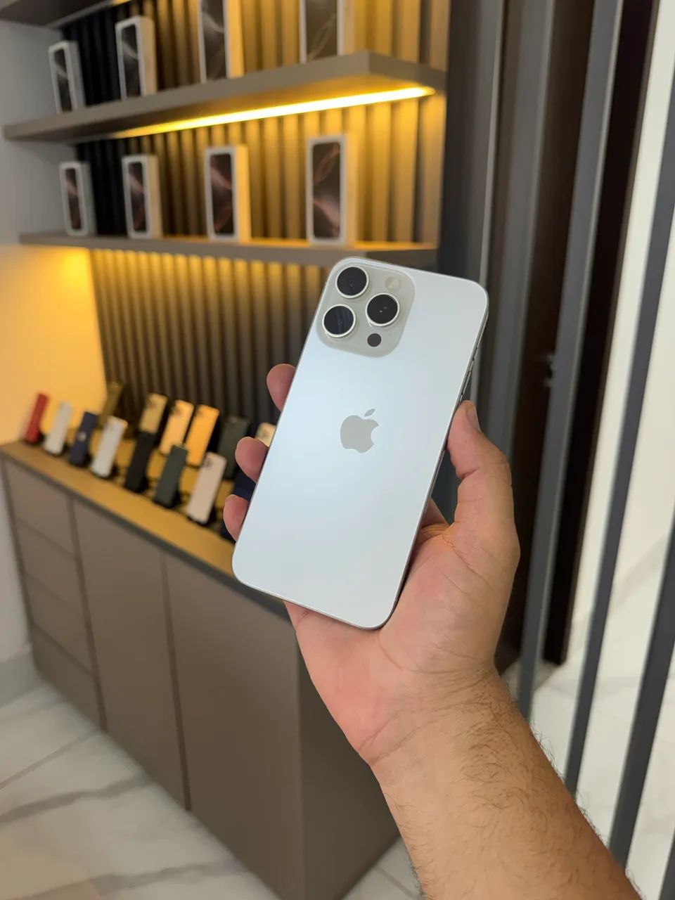 IPhone 15 Pro Max 256 gigas tela substituída